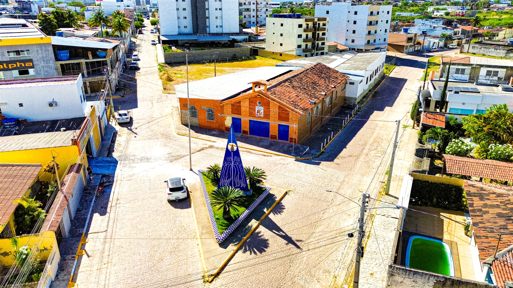 Vista aérea da Reitoria São Miguel Arcanjo e da praça em Arcoverde